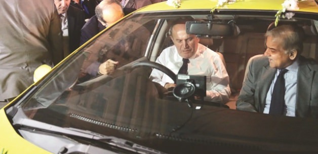 Pakistan'ın ilk taksisi Türkiye'den