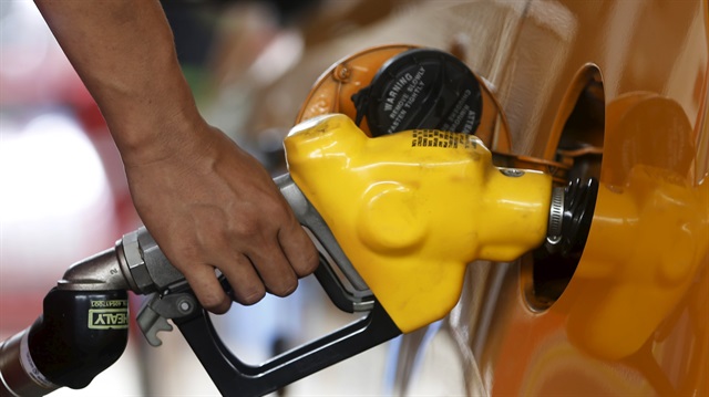 O ülkede benzine 60 kat zam