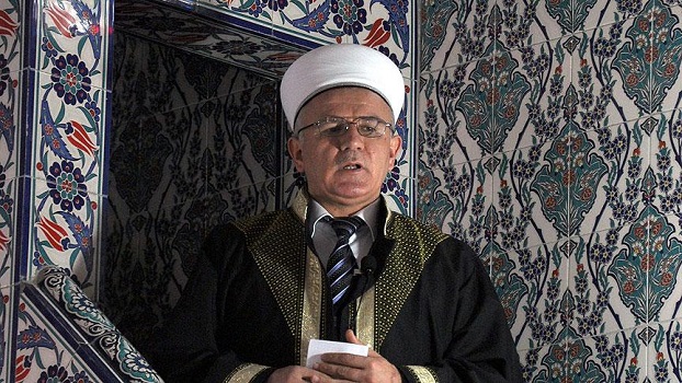 İmamın 'sigarayı bıraktırma' mesaisi