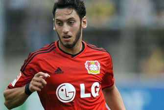 İngiltere'ye ilk golümüz Hakan Çalhanoğlu'ndan