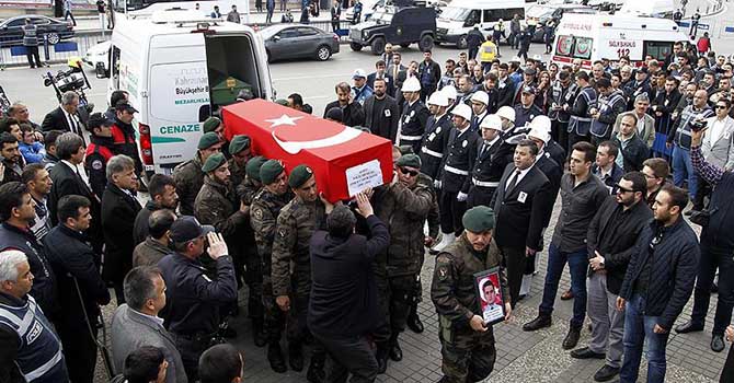 Sur şehitleri son yolculuğuna uğurlandı