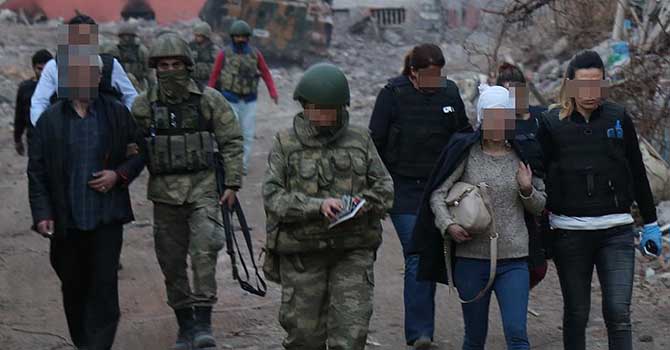 Sur'daki siviller güvenli bölgeye sevk edildi