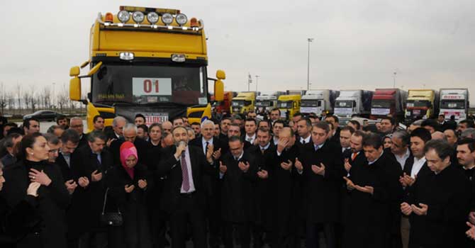 Bayırbucak Türkmenleri'ne 54 TIR yardım malzemesi