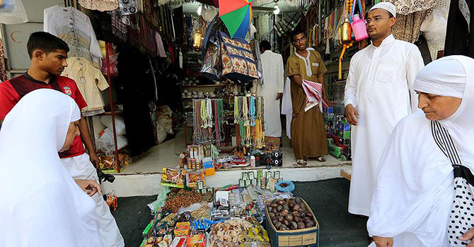 Umre'deki para İslam ülkelerinden haber veriyor