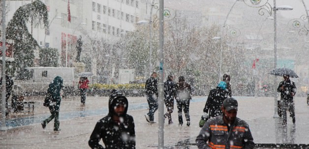 3 ilde okullara kar tatili!