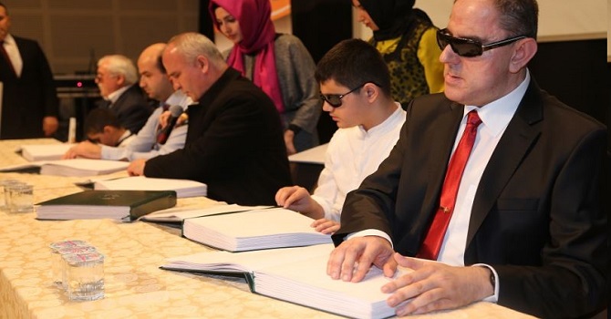 Kur'an'ı öğrenme aşkı engel tanımadı