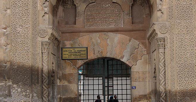 Taşlar da kanser olmaya başladı