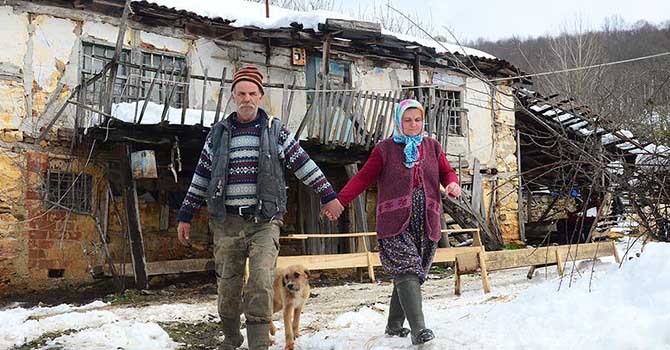 Terkedilen Karanlık Mahallesi'nin 'vefalı' sakinleri
