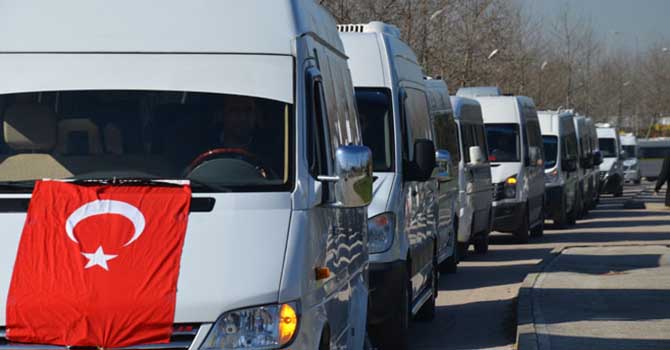 Servis araçlarından konvoylu eylem