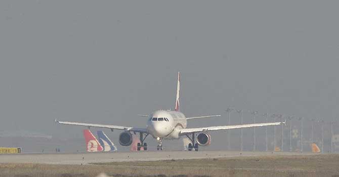 THY'nin 3 uçağına havada yıldırım çarptı