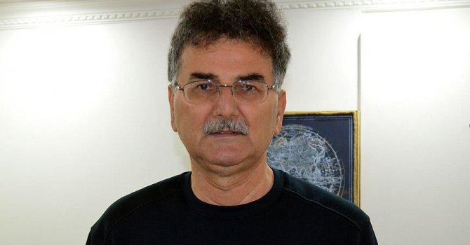 'Öğrencilerimin başını açtırmadığım için soruşturma geçirdim'