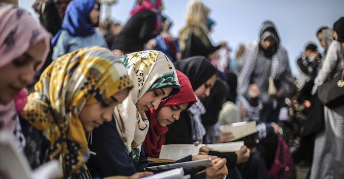 Filistin'li gençlerden İsrail'e karşı dik duruş