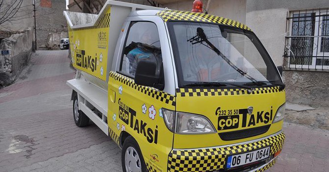 Dar sokaklara 'çöp taksi' hizmeti