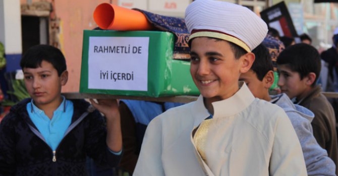 Sigaraya karşı "tabutlu" eylem