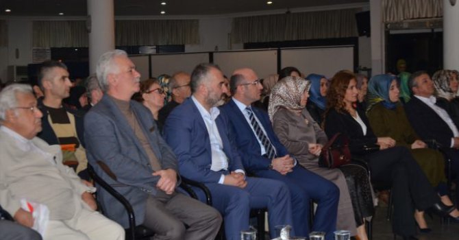 "Osmanlı'da Kadın Sultanlar" konferansı