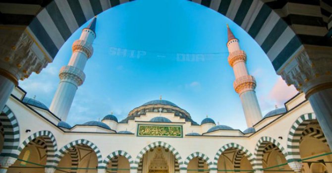 ABD'nin ilk çift minareli camiisi açılacak