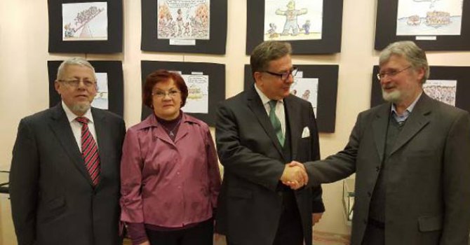 Paris'te mülteci karikatür sergisi