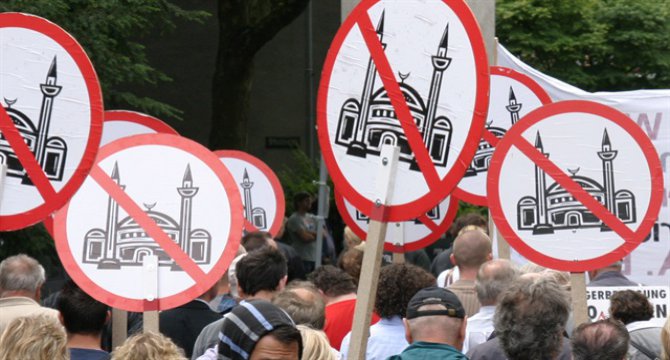 Almanya'da İslam korkusu: Ezan yasaklansın