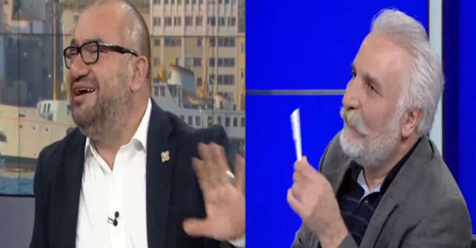 Canlı yayında namaz tartışması