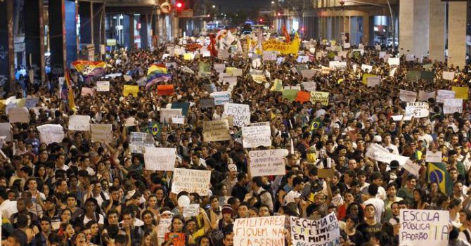 Protestolar Mitingini iptal ettirdi