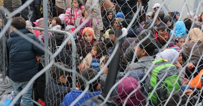 Sığınmacılar yine de Yunanistan’a geçmeye çalışıyor