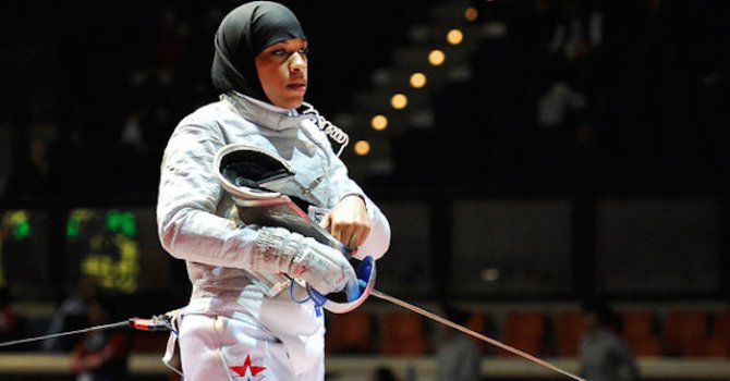 Müslüman sporcuya "Başörtünü çıkar" uyarısı