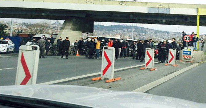 İstanbul trafiği felç oldu, İstanbul trafiğinde son durum!