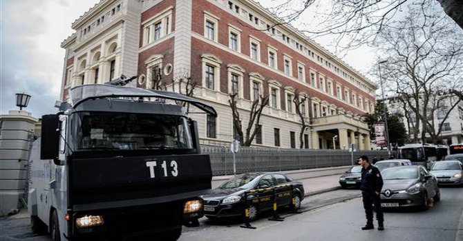 Almanya okullarını ve temsilciliklerini bu yüzden tatil etmiş!