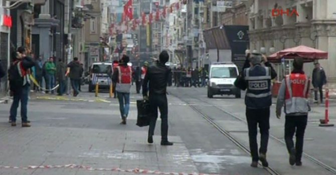 Patlama sonrası İstiklal Caddesi (video)