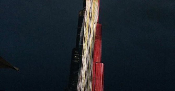 Meşhur Gökdelen Belçika Baytağına Büründü