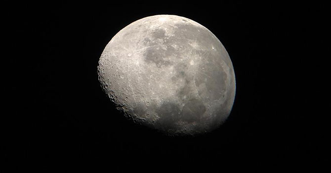 Ay'ın ekseni değişti eğer dünya değişseydi...