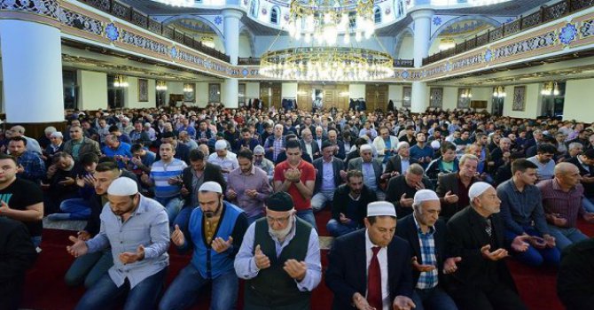 Müslümanların sayısı Hristiyanlarınkini geçecek!