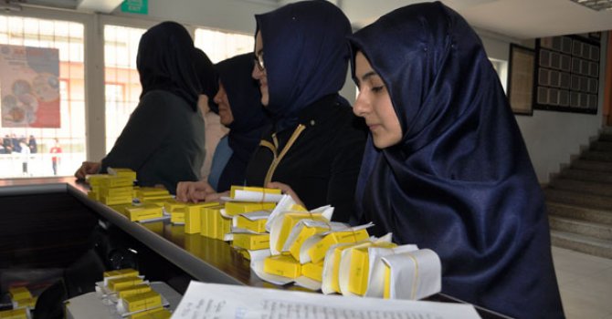 Öğrenciler asker ve polise moral mektupları gönderdi