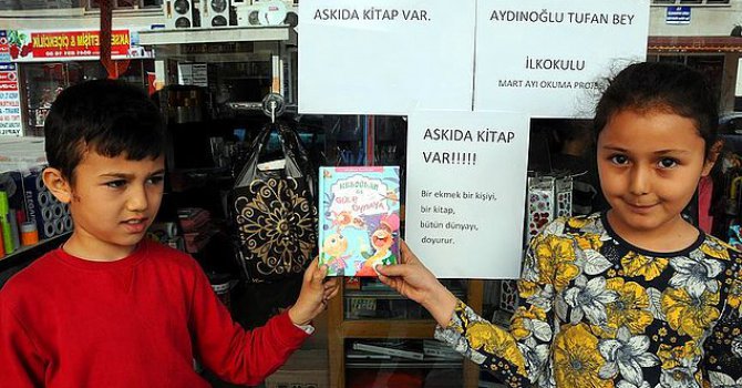 Öğrenciler Kitapları 'Askıda' Biriktiriyor