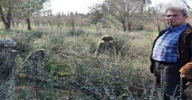 Tarihi Osmanlı Mezar Taşları Çalınıyor