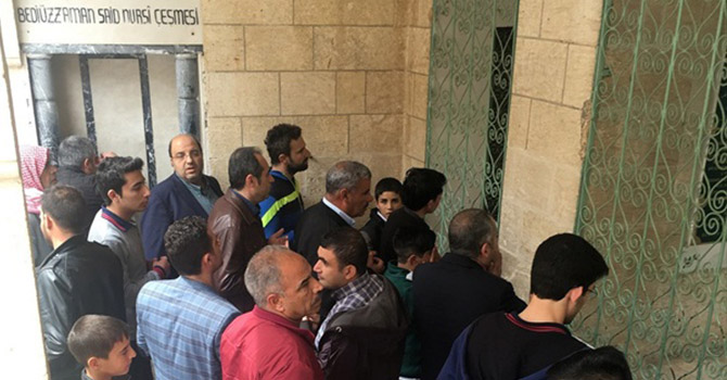 Yıkılan mezarında Bediüzzaman Said Nursi'yi andılar