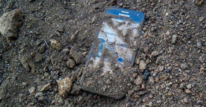 Bu Telefonu kırmanız imkansız!