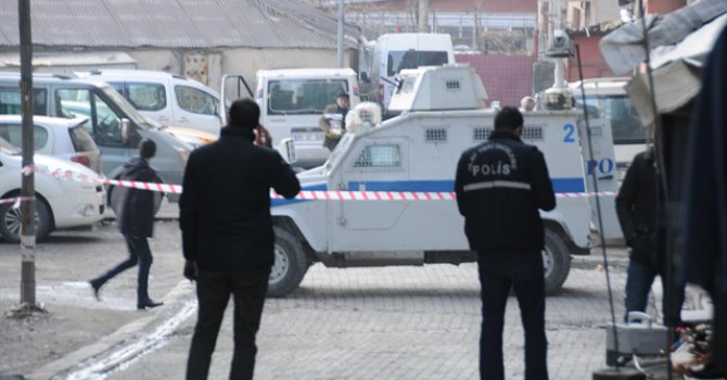 Yüksekova'da 1 polis şehit düştü