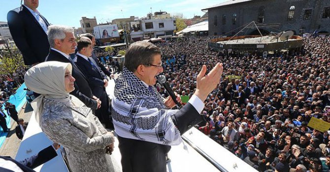Ben Kürt Kızıyım diyerek İstiklal Marşı okudu (video)