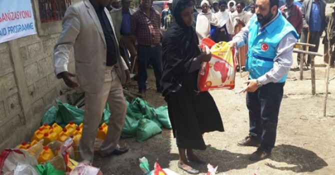 Diyanet Vakfı’ndan Etiyopya’ya tonlarca gıda yardımı