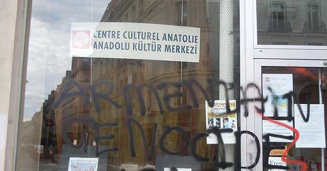 Paris Anadolu Kültür Merkezi'ne saldırı