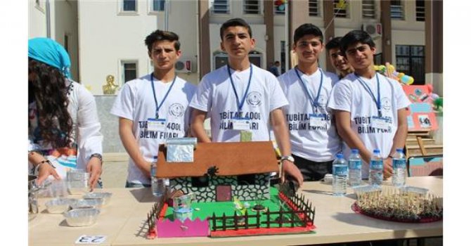 Said Nursi İmam Hatip Lisesi bahçesinde bilimsel fuar