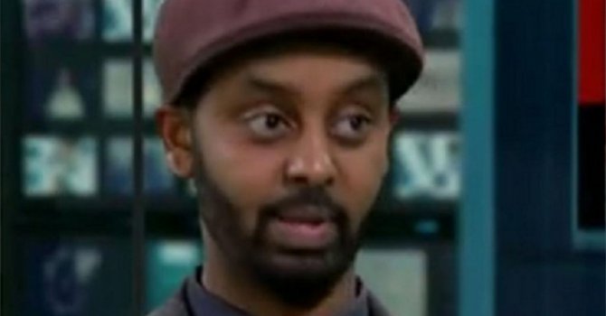 Müslümanlara benzediği için uçaktan indirdiler