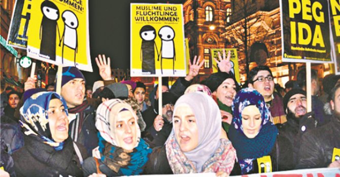 ‘Başörtülü bakan’ tahammülsüzlüğü