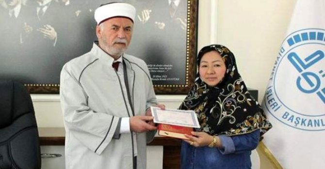 Taylandlı kadın müslüman oldu
