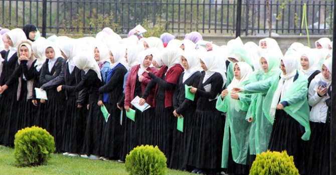 İmam hatipli öğrenciler 54 ülke ile yarışacak