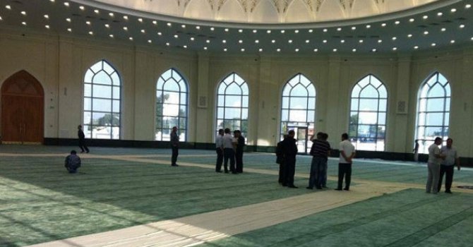 O namazdan uzak olan kimseler ki!