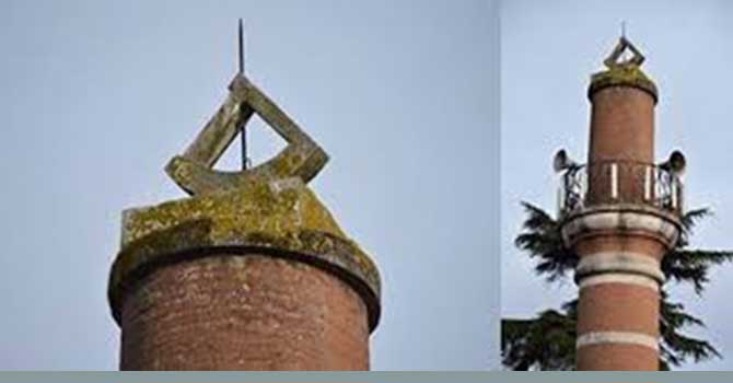 Bu minare İslam'da zamanın önemini hatırlatıyor