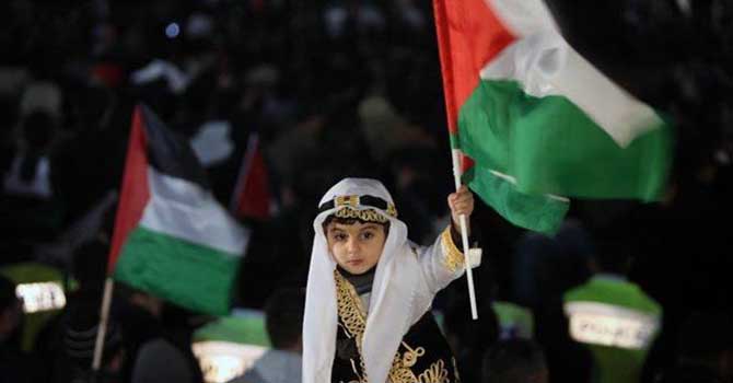 İsrail polisi Filistinli çocukları taciz etti