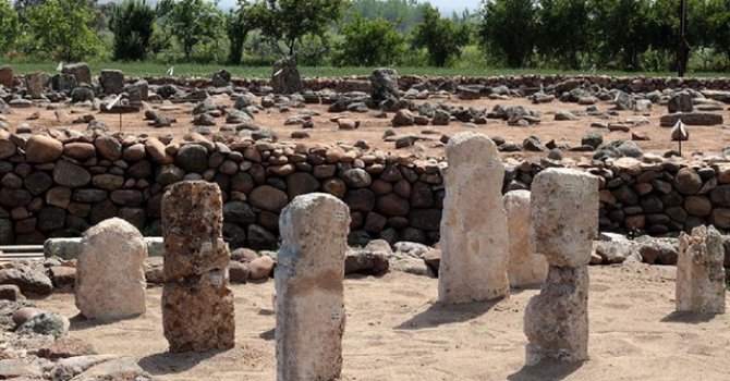 Mezar taşlarında Kayı Boyu damgası
